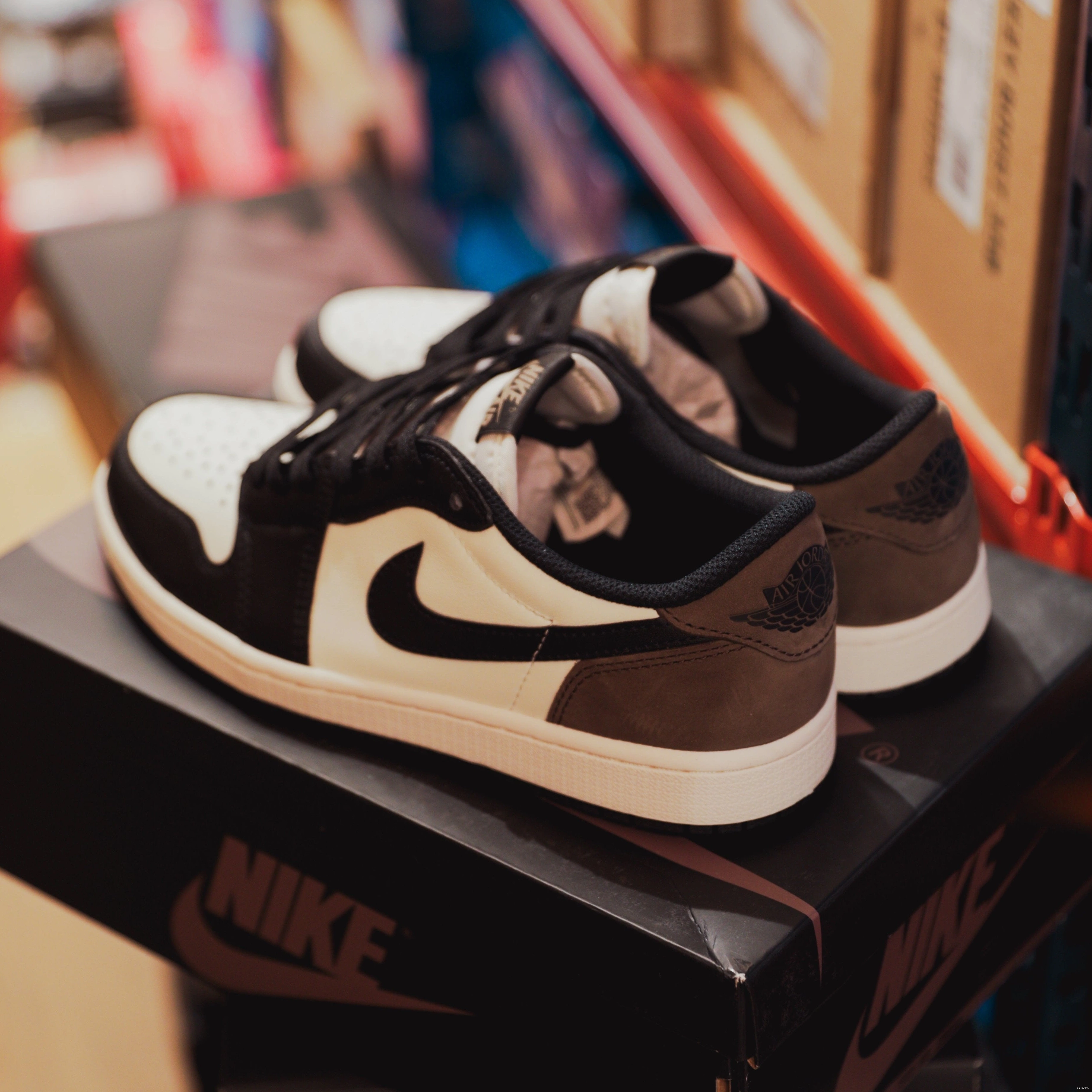 Mocha Jordan Retro 1 OG Low 0803